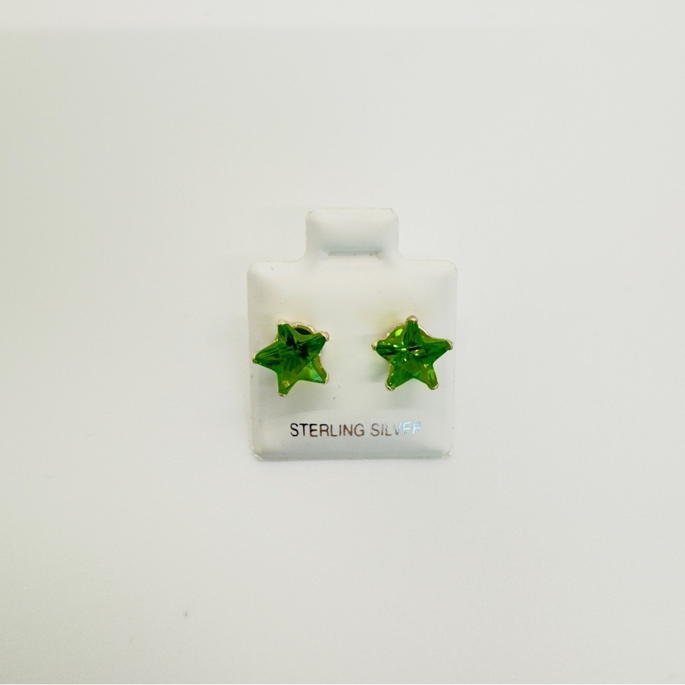 Brand New 8mm Lime Green Star CZ 925 Sterling Silver Earrings